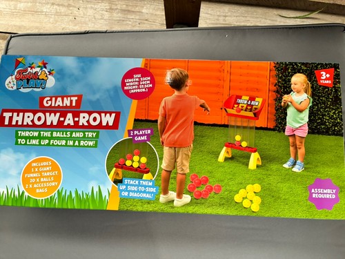 Giant throw row outdoor - giant,