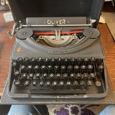 Oliver Portable Typewriter with Original Black Case 1950s in good working order