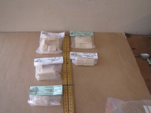 Mainly miniature resin - miniature,