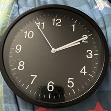 BLACK BATTERY WALK CLOCK