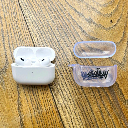 Apple airpods pro comes - 2, with