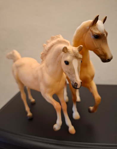 Breyer classic palomino - , ponies