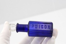 VINTAG 1900s MINIATURE 1oz COBALT BLUE HEXAGONAL POISON CHEMIST BOTTLE - 7.5cm H