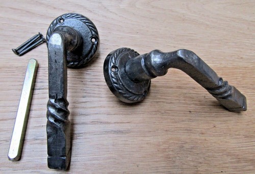 Twisted cast iron lever on - ,