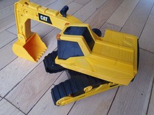 Catapillar Excavator Plastic Toy with Articulating Arm & Large Bucket, 33cm Long