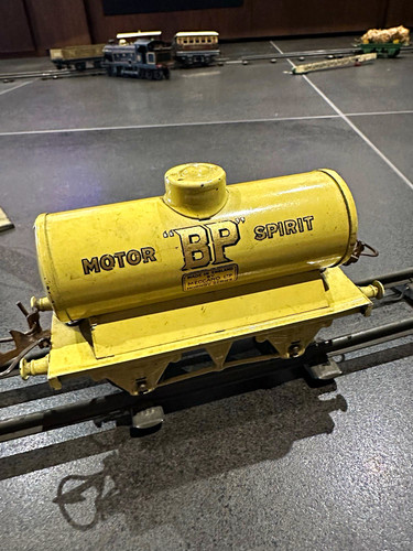 Hornby gauge tank wagon - bp,