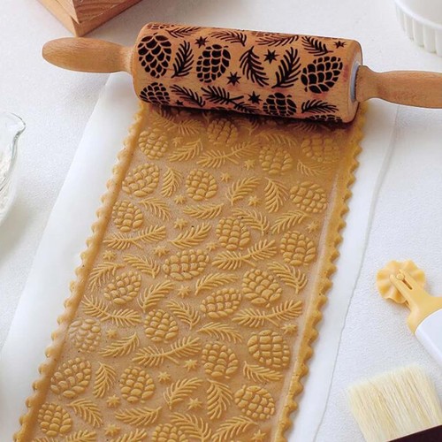 Christmas rolling pin - rolling,