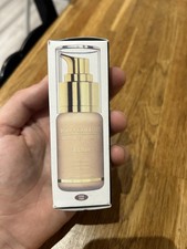 Joan Collins Timeless Beauty