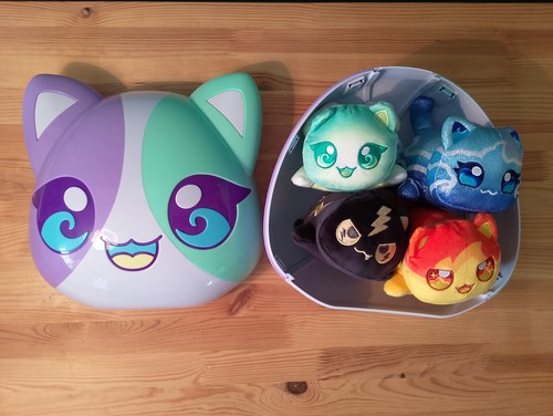 Aphmau collectors case - aphmau,