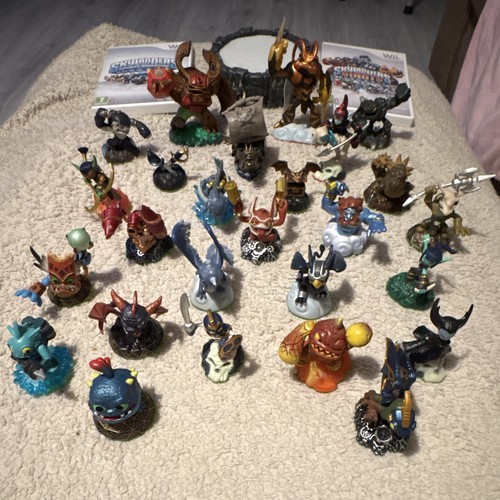 Skylanders bundle with portal - skylanders,