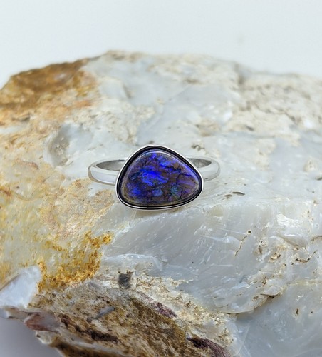 Solid black opal white gold - black, 9k