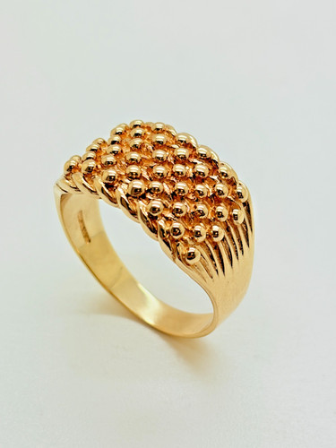 9ct yellow solid - gold, 6