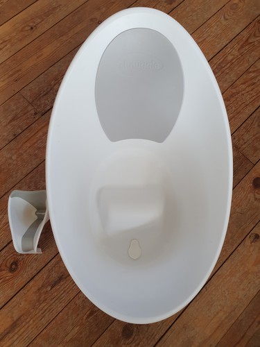 Snuggle baby bath with - snuggle,