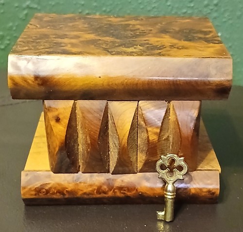 Thuya burl wooden - wooden, hide