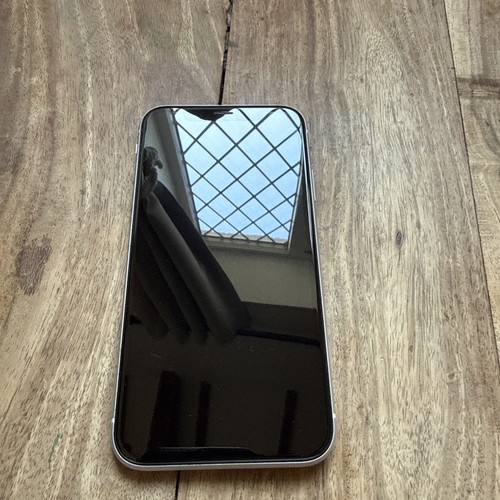 Iphone white barely used - xr, no