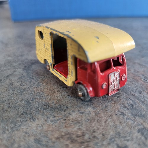 Matchbox erf horse - horse, lorry