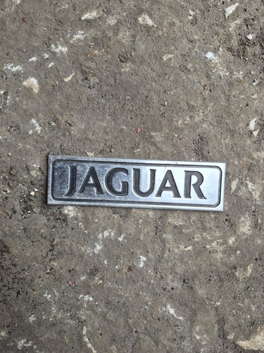 Early jaguar xj40 boot - early, badge