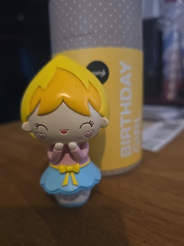 Momiji doll birthday girl - birthday,