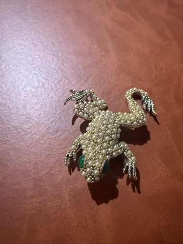 Vintage pearl frog green - frog,