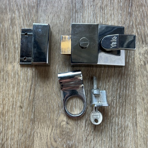 Yale p89 chrome night - night, latch