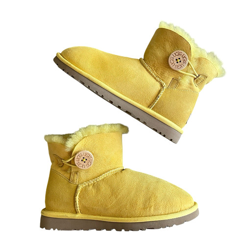 Ugg size 36 yellow - us,