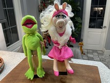 Disney Stores The Muppets Miss Piggy & Kermit The Frog  Plush Toys VGC