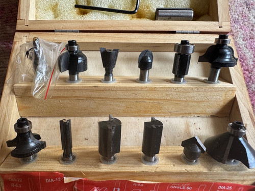 Bosch router bit - 1/4", 12