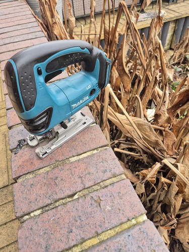 Makita djv180z 18v ion - makita,