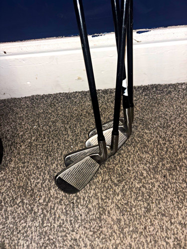 Golf right handed iron - md, right-handed