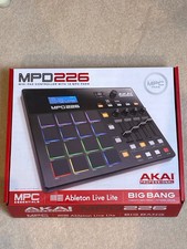 AKAI Professional MPD226 - USB MIDI Controller with 16 RBG MPC Pads