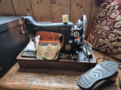 Vintage singer sewing machine - vintage,