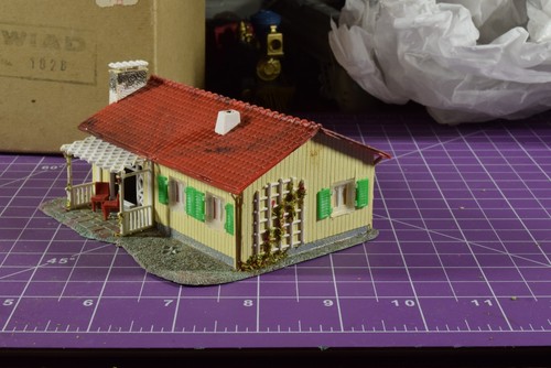 Wiad 1028 red tile roof - red,