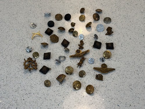 Mixed military mostly buttons - mixed,
