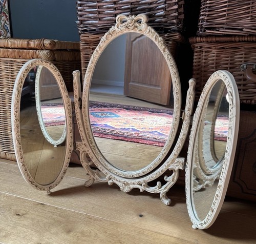 Vintage triple folding vanity