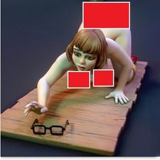 Unpainted 1/24 Sexy Girl Velma