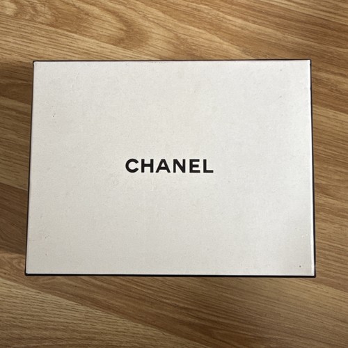Authentic chanel black white - authentic,