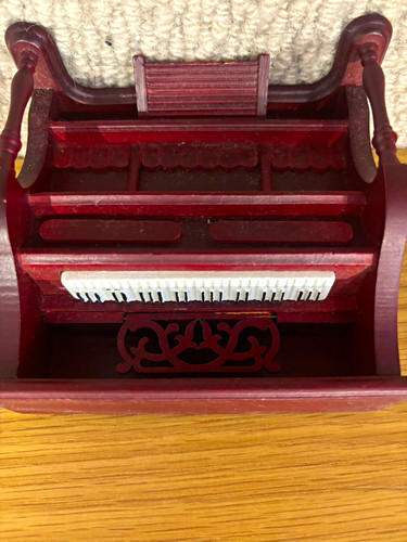 Red pink dollhouse - red/pink,