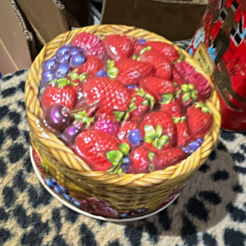 Churchill summer berries - churchill's,