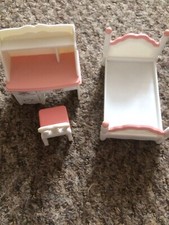 sylvanian families Bed And Cupboard