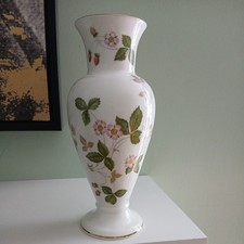 Wedgwood bone china vase wild - bone,