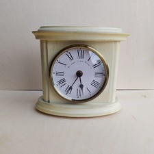 Vintage Style Cream Mantel Clock – Roman Numerals – 20cm Wide – Battery Operated
