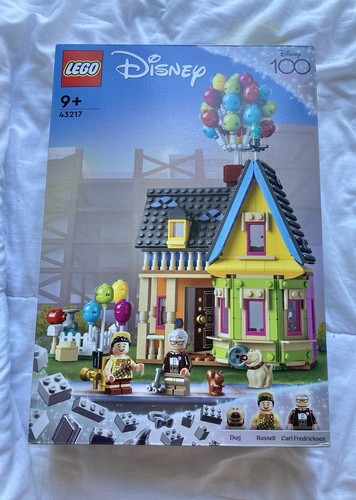 Lego disney building set 43217 - building,