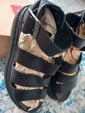 Dr. Martens Clarissa II sandal