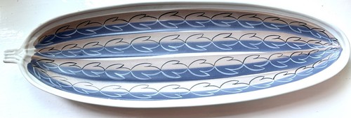 Poole pottery cucumber dish - poole,