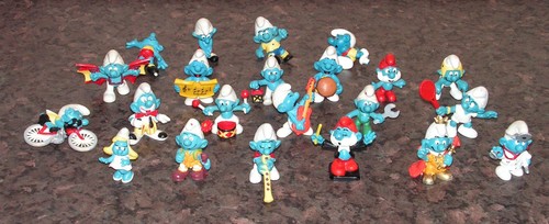 Smurf figure bundle - smurf,