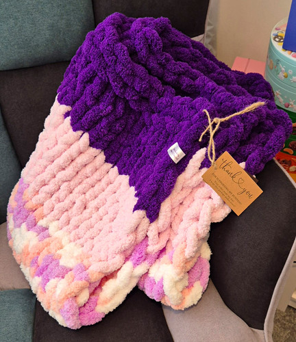 Chunky knitted throw blanket - knitted,