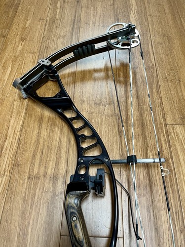 Hoyt alphaburner rh - 65-75#,