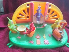 Teletubbies Home  Tubbytronic Superdome Playset & four figures