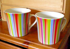 Pair of multicoloured striped large tea/coffee/soup mugs 10cm/10cm  used vgc