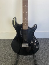 LINE 6 VARIAX 300 MIDI GUITAR